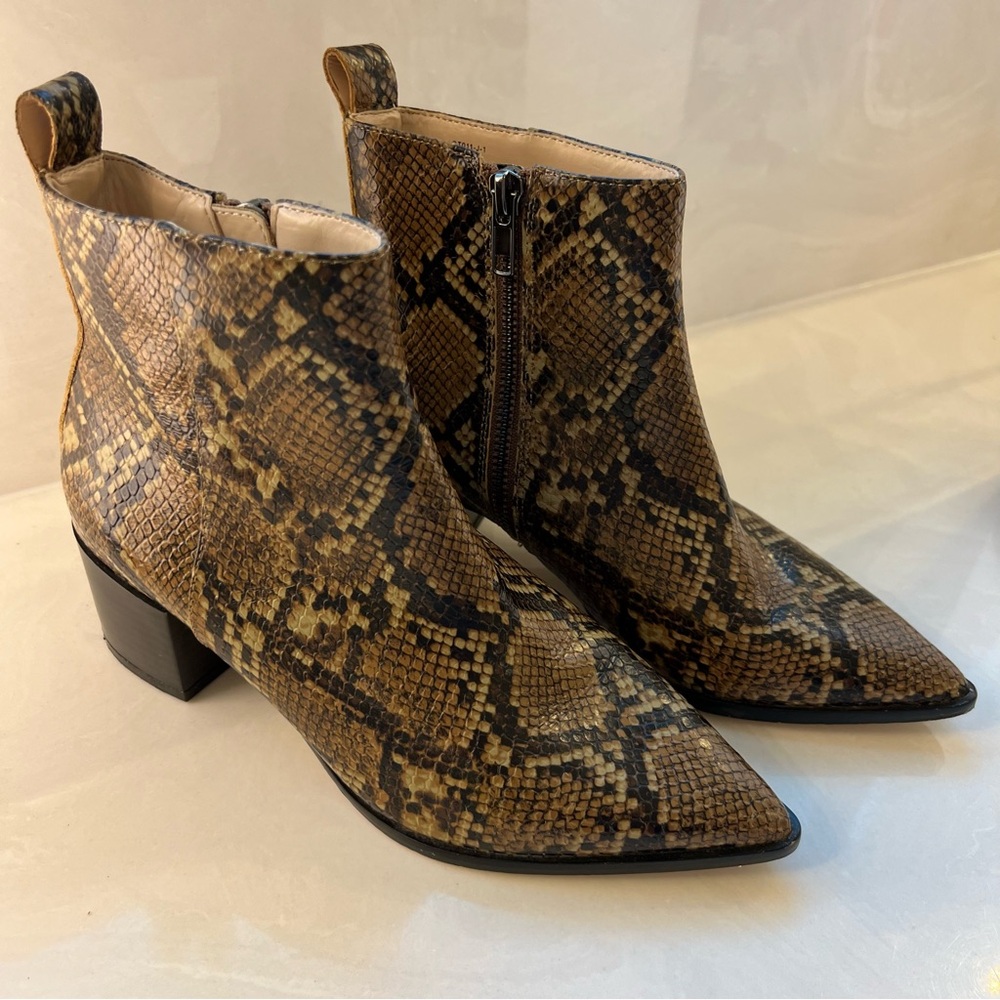 Saks Fifth Avenue Ankle‎ Bootie Size 5M Emerson Snake print Leather Block Heel